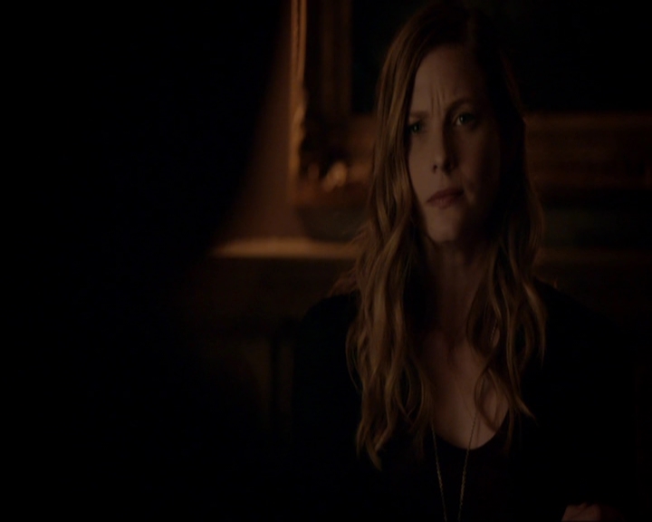 VampireDiariesWorld-dot-nl_7x05LiveThroughThis2050.jpg