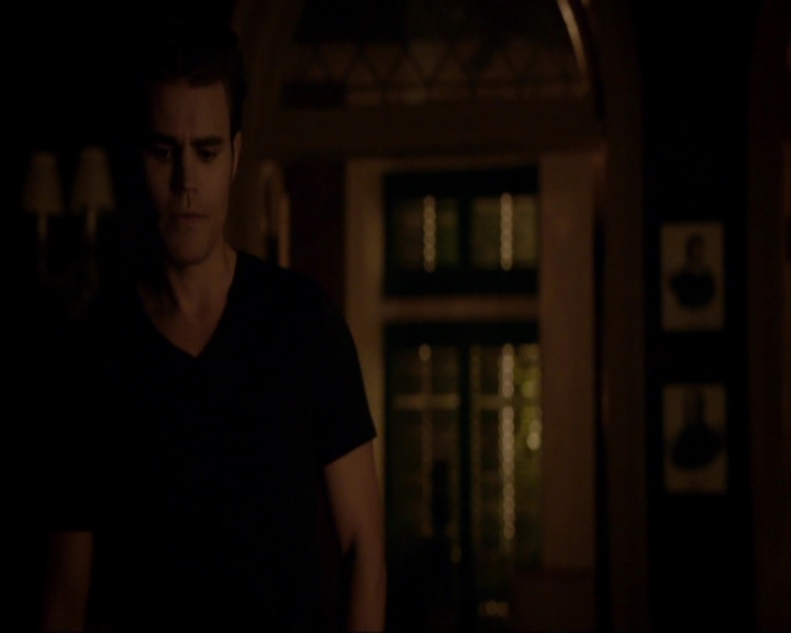 VampireDiariesWorld-dot-nl_7x05LiveThroughThis2071.jpg