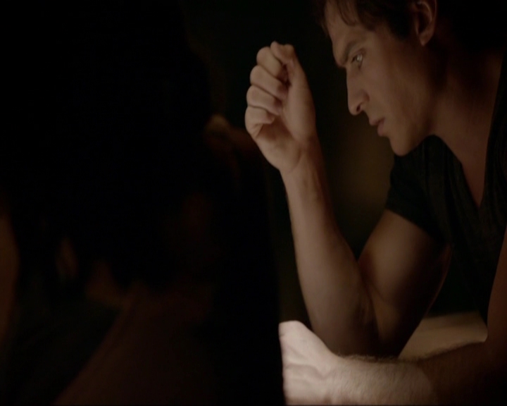 VampireDiariesWorld-dot-nl_7x05LiveThroughThis2105.jpg