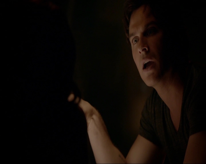 VampireDiariesWorld-dot-nl_7x05LiveThroughThis2114.jpg