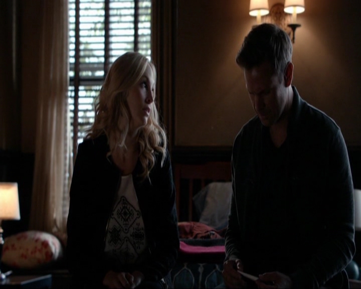 VampireDiariesWorld-dot-nl_7x07MommieDearest0203.jpg