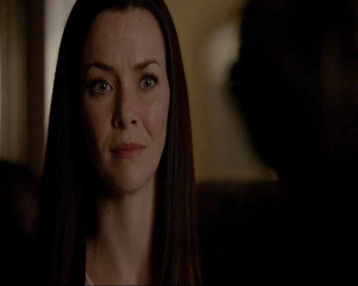 VampireDiariesWorld-dot-nl_7x07MommieDearest0318.jpg