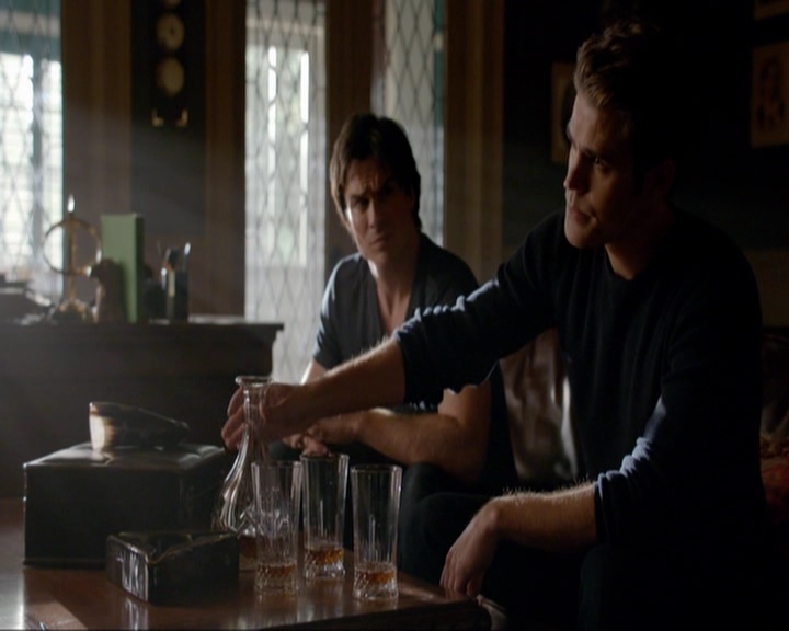 VampireDiariesWorld-dot-nl_7x07MommieDearest0361.jpg