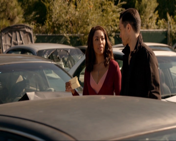 VampireDiariesWorld-dot-nl_7x07MommieDearest0412.jpg