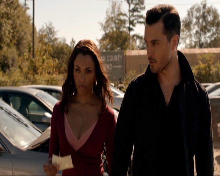 VampireDiariesWorld-dot-nl_7x07MommieDearest0417.jpg