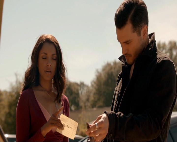 VampireDiariesWorld-dot-nl_7x07MommieDearest0459.jpg