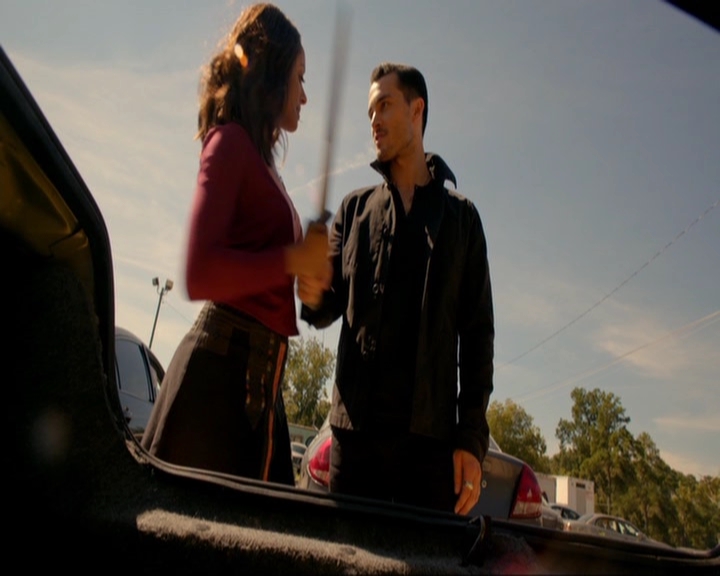 VampireDiariesWorld-dot-nl_7x07MommieDearest0471.jpg