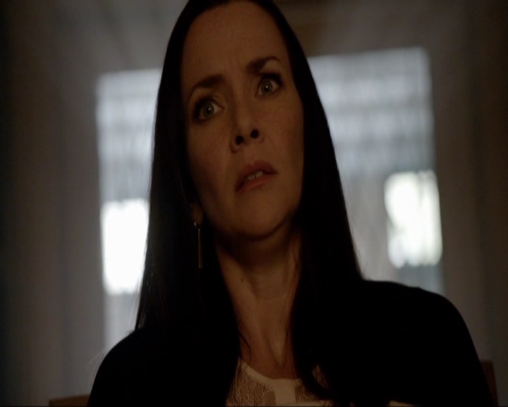 VampireDiariesWorld-dot-nl_7x07MommieDearest0501.jpg