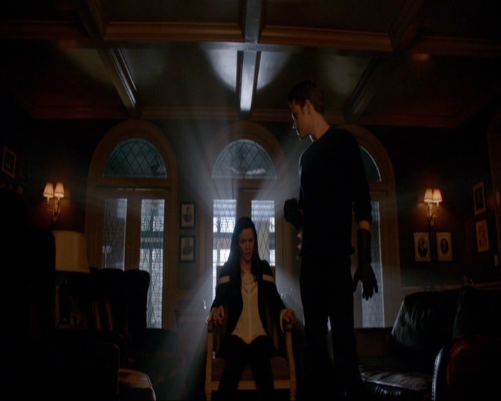 VampireDiariesWorld-dot-nl_7x07MommieDearest0503.jpg