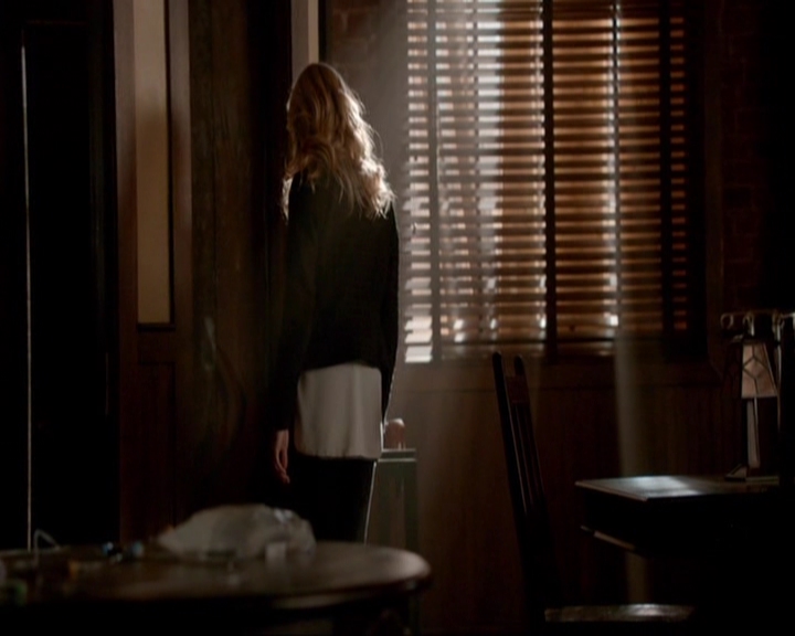 VampireDiariesWorld-dot-nl_7x07MommieDearest1190.jpg