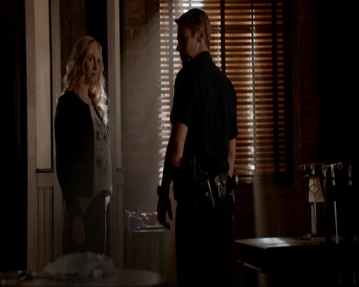 VampireDiariesWorld-dot-nl_7x07MommieDearest1219.jpg