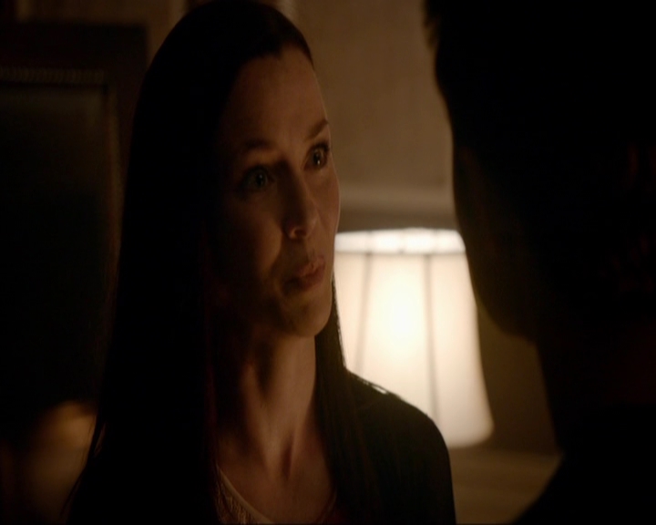 VampireDiariesWorld-dot-nl_7x07MommieDearest1324.jpg