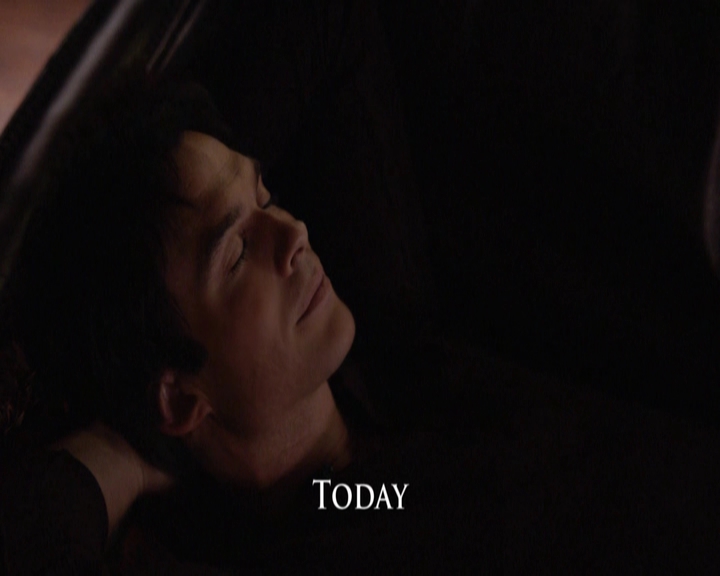 VampireDiariesWorld-dot-nl_7x08HoldMeThrillMeKissMeKillMe-deletedscenes0002.jpg