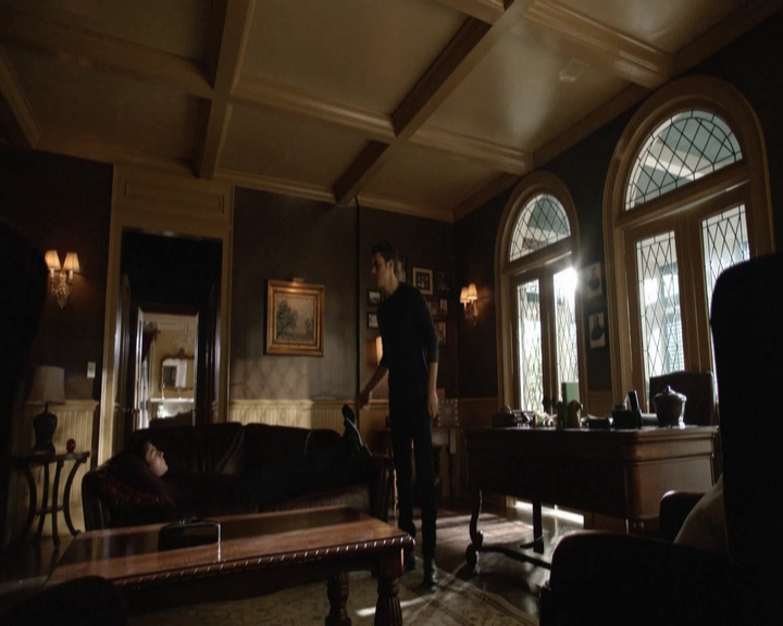 VampireDiariesWorld-dot-nl_7x08HoldMeThrillMeKissMeKillMe-deletedscenes0004.jpg