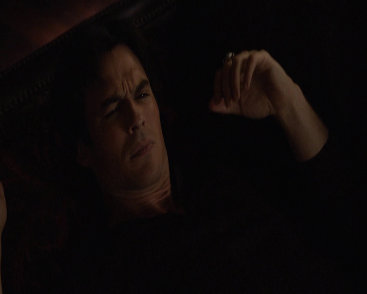 VampireDiariesWorld-dot-nl_7x08HoldMeThrillMeKissMeKillMe-deletedscenes0006.jpg