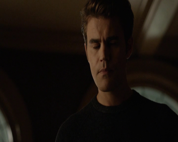 VampireDiariesWorld-dot-nl_7x08HoldMeThrillMeKissMeKillMe-deletedscenes0010.jpg