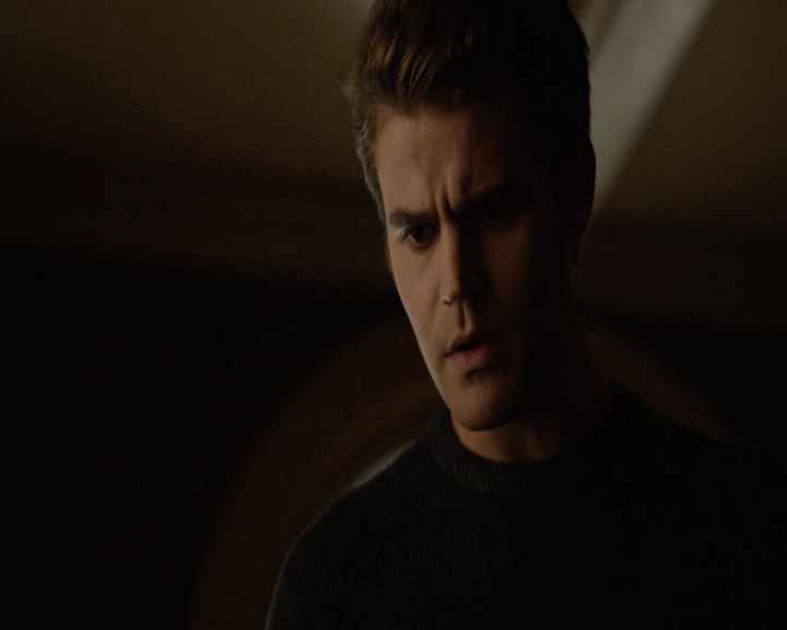 VampireDiariesWorld-dot-nl_7x08HoldMeThrillMeKissMeKillMe-deletedscenes0023.jpg