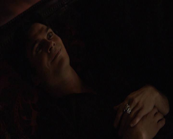 VampireDiariesWorld-dot-nl_7x08HoldMeThrillMeKissMeKillMe-deletedscenes0025.jpg