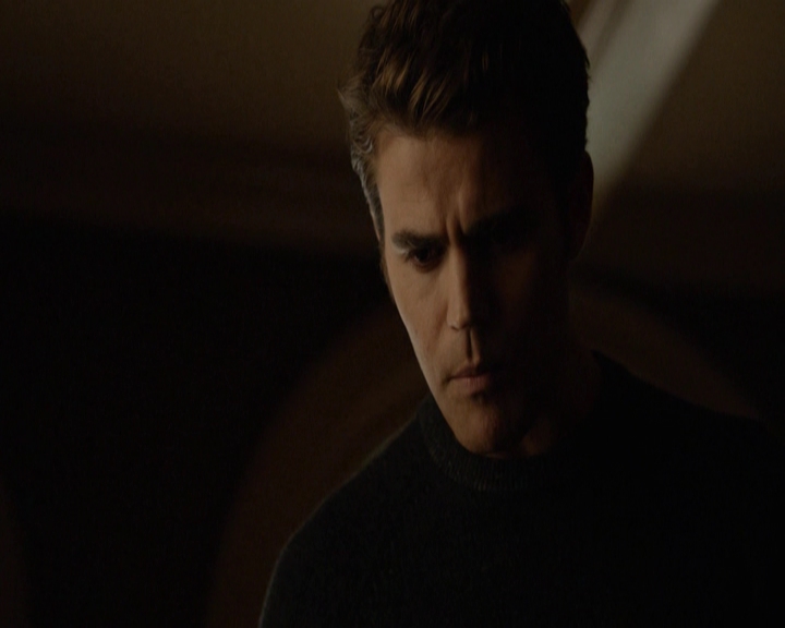 VampireDiariesWorld-dot-nl_7x08HoldMeThrillMeKissMeKillMe-deletedscenes0030.jpg