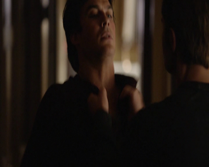 VampireDiariesWorld-dot-nl_7x08HoldMeThrillMeKissMeKillMe-deletedscenes0045.jpg