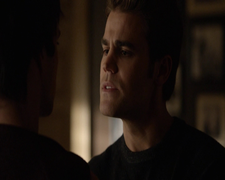 VampireDiariesWorld-dot-nl_7x08HoldMeThrillMeKissMeKillMe-deletedscenes0046.jpg