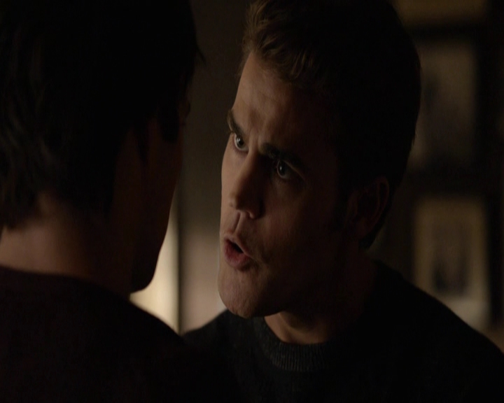 VampireDiariesWorld-dot-nl_7x08HoldMeThrillMeKissMeKillMe-deletedscenes0051.jpg