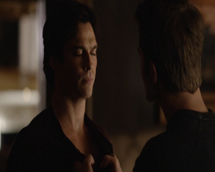 VampireDiariesWorld-dot-nl_7x08HoldMeThrillMeKissMeKillMe-deletedscenes0057.jpg