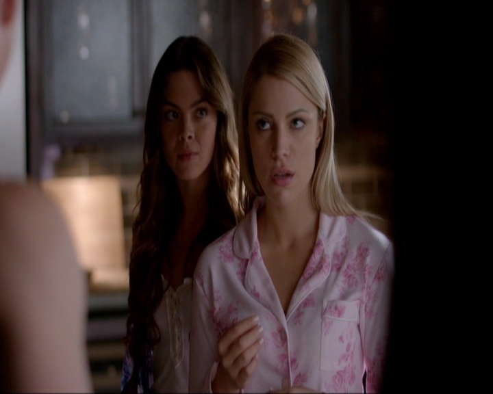 VampireDiariesWorld-dot-nl_7x08HoldMeThrillMeKissMeKillMe0160.jpg