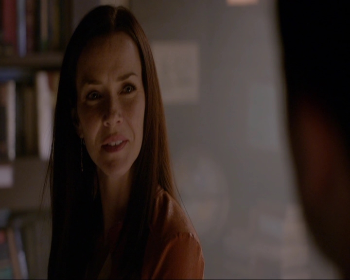 VampireDiariesWorld-dot-nl_7x08HoldMeThrillMeKissMeKillMe0266.jpg