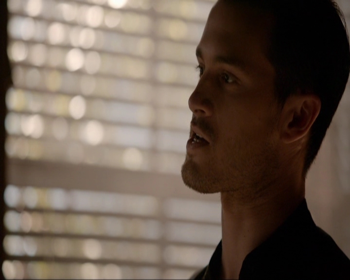 VampireDiariesWorld-dot-nl_7x08HoldMeThrillMeKissMeKillMe0298.jpg