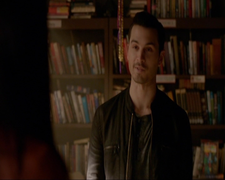 VampireDiariesWorld-dot-nl_7x08HoldMeThrillMeKissMeKillMe0319.jpg