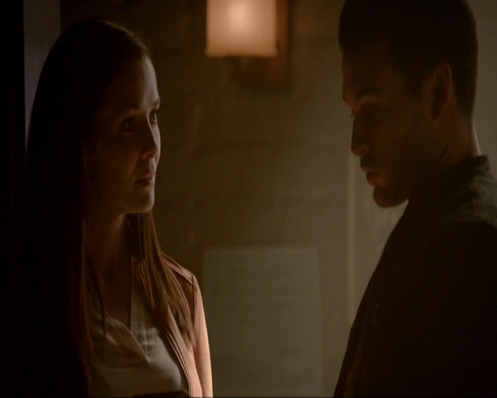 VampireDiariesWorld-dot-nl_7x08HoldMeThrillMeKissMeKillMe0327.jpg