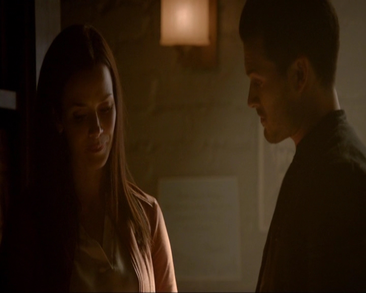 VampireDiariesWorld-dot-nl_7x08HoldMeThrillMeKissMeKillMe0334.jpg