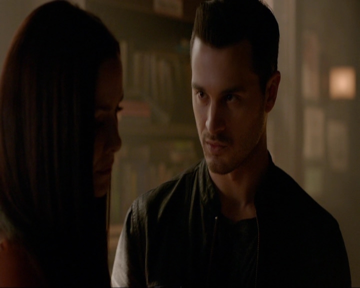 VampireDiariesWorld-dot-nl_7x08HoldMeThrillMeKissMeKillMe0337.jpg