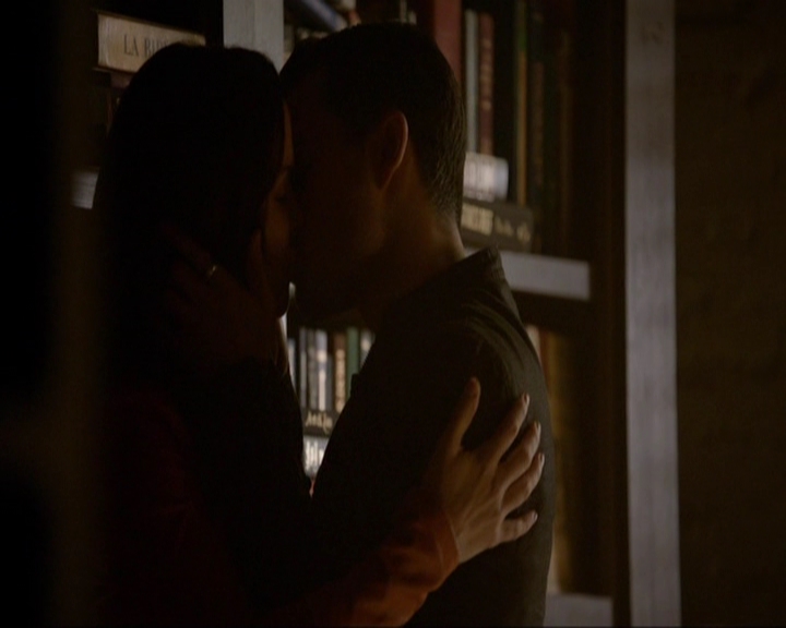 VampireDiariesWorld-dot-nl_7x08HoldMeThrillMeKissMeKillMe0383.jpg