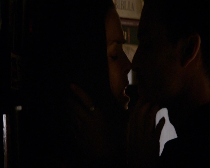 VampireDiariesWorld-dot-nl_7x08HoldMeThrillMeKissMeKillMe0390.jpg