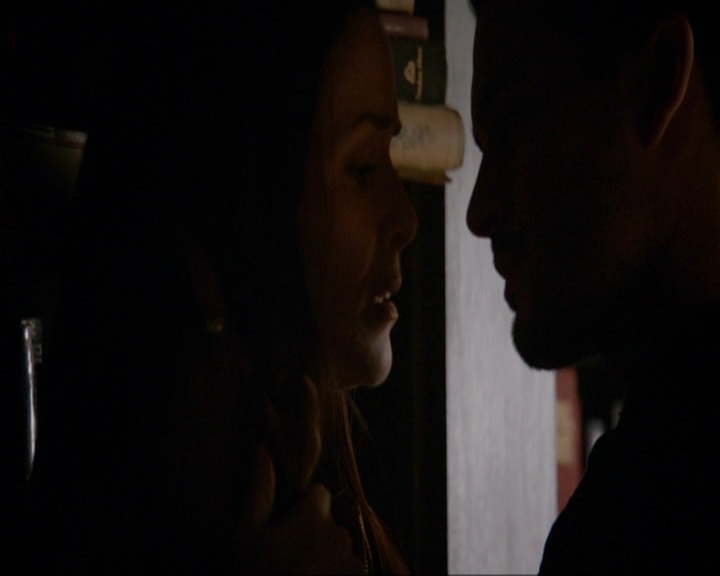 VampireDiariesWorld-dot-nl_7x08HoldMeThrillMeKissMeKillMe0393.jpg