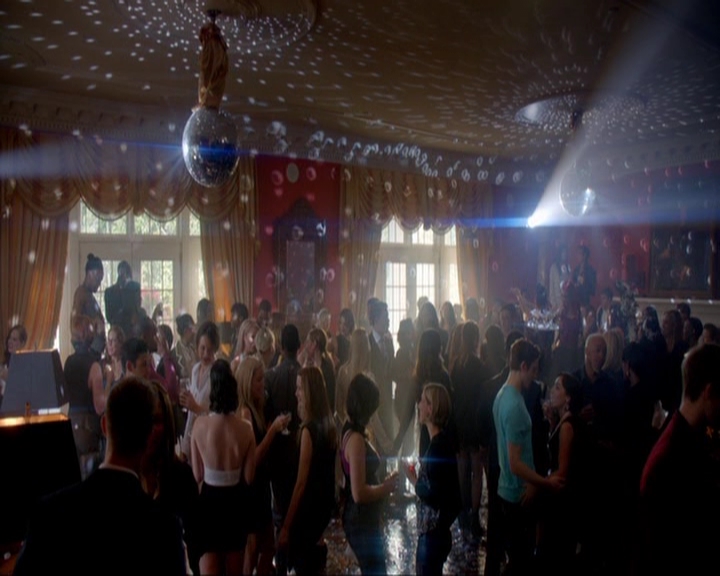 VampireDiariesWorld-dot-nl_7x08HoldMeThrillMeKissMeKillMe0438.jpg