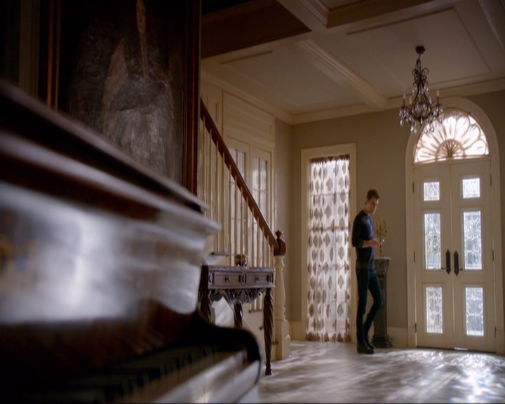 VampireDiariesWorld-dot-nl_7x08HoldMeThrillMeKissMeKillMe0506.jpg