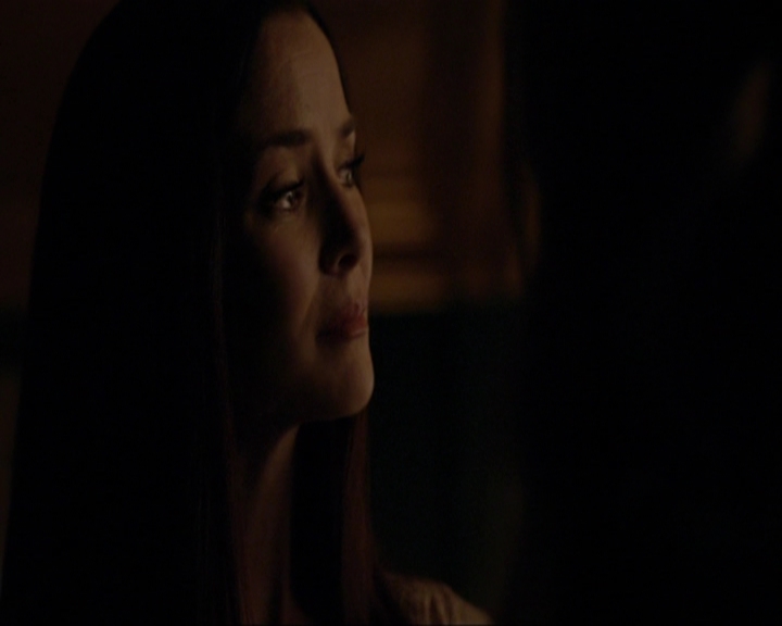 VampireDiariesWorld-dot-nl_7x08HoldMeThrillMeKissMeKillMe1856.jpg