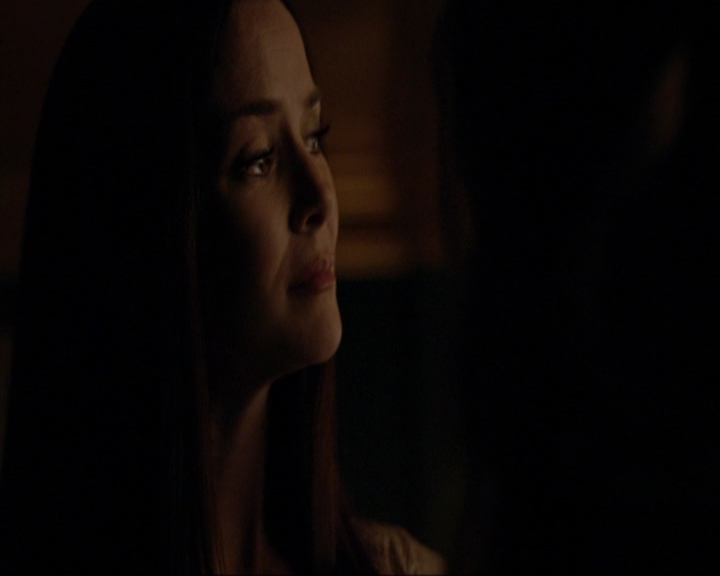 VampireDiariesWorld-dot-nl_7x08HoldMeThrillMeKissMeKillMe1857.jpg