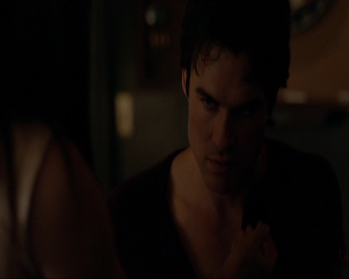 VampireDiariesWorld-dot-nl_7x08HoldMeThrillMeKissMeKillMe1863.jpg