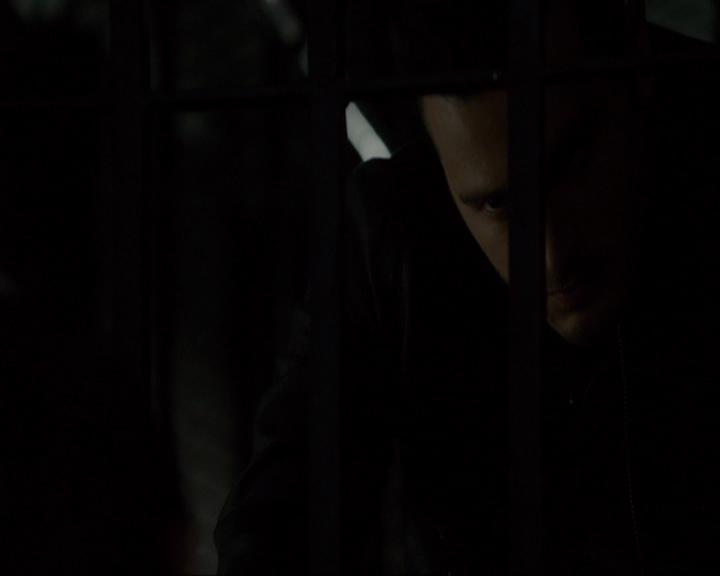 VampireDiariesWorld-dot-nl_7x08HoldMeThrillMeKissMeKillMe1953.jpg