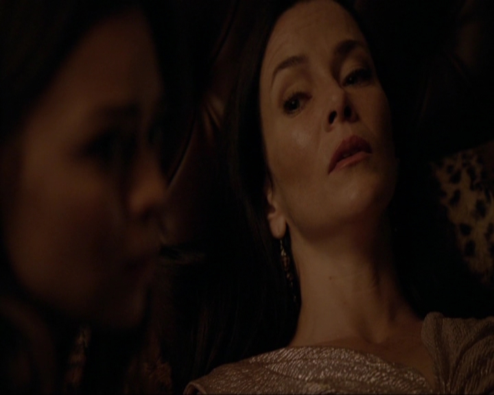 VampireDiariesWorld-dot-nl_7x08HoldMeThrillMeKissMeKillMe1966.jpg