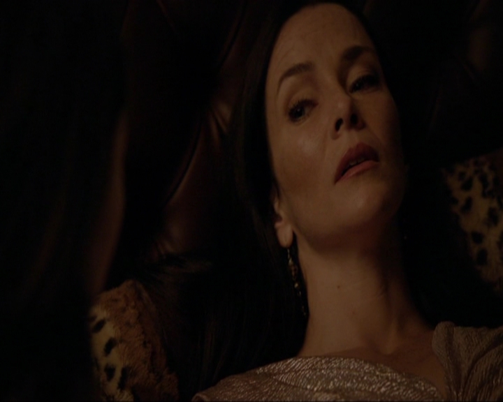 VampireDiariesWorld-dot-nl_7x08HoldMeThrillMeKissMeKillMe1968.jpg