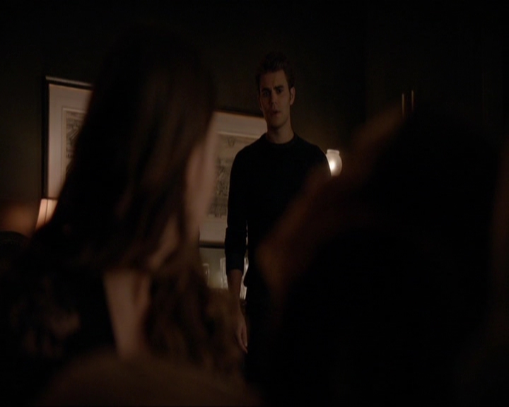 VampireDiariesWorld-dot-nl_7x08HoldMeThrillMeKissMeKillMe1975.jpg