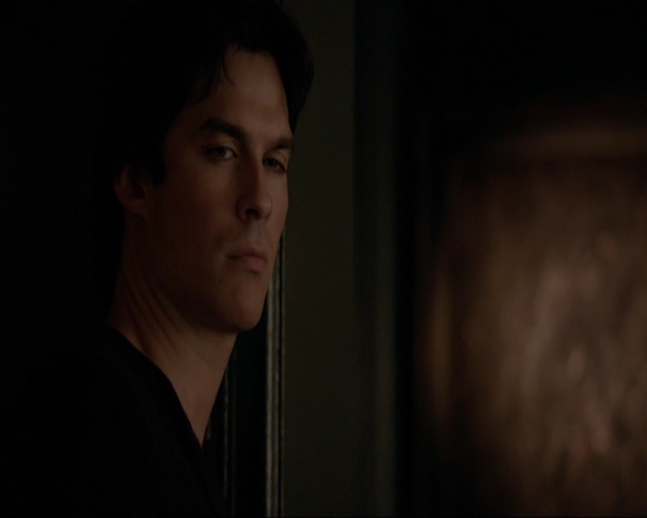 VampireDiariesWorld-dot-nl_7x08HoldMeThrillMeKissMeKillMe2004.jpg