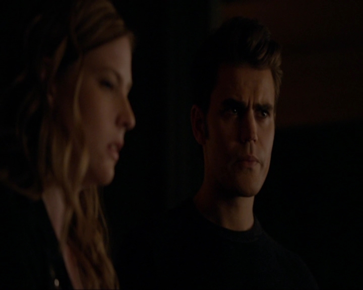 VampireDiariesWorld-dot-nl_7x08HoldMeThrillMeKissMeKillMe2020.jpg