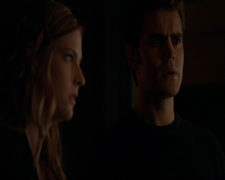 VampireDiariesWorld-dot-nl_7x08HoldMeThrillMeKissMeKillMe2022.jpg