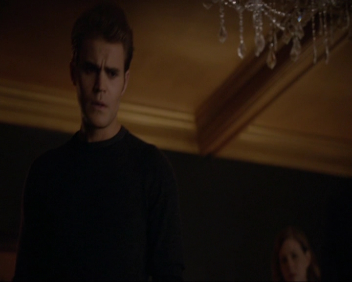 VampireDiariesWorld-dot-nl_7x08HoldMeThrillMeKissMeKillMe2024.jpg